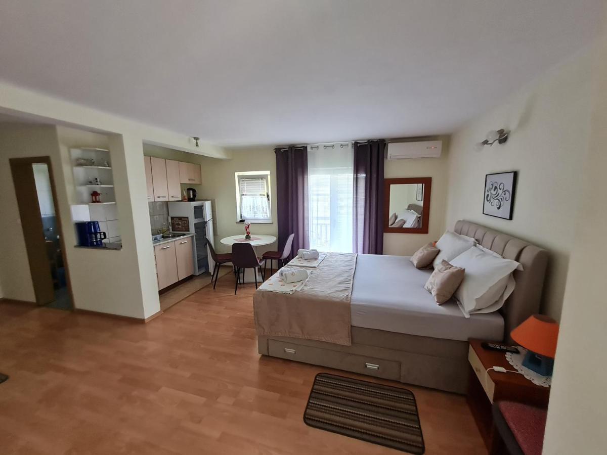 שיבניק Apartments Bosnjak מראה חיצוני תמונה