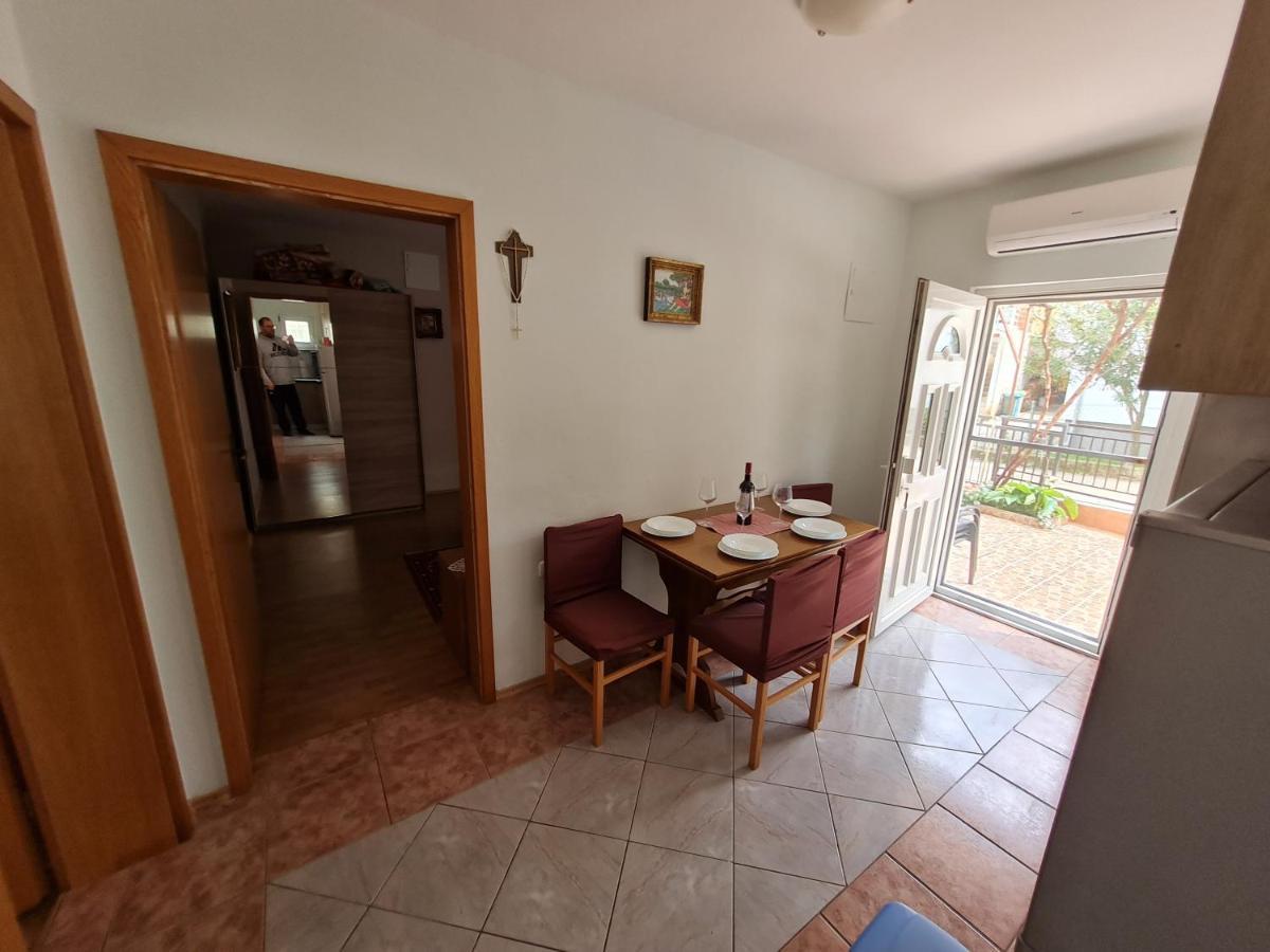 שיבניק Apartments Bosnjak מראה חיצוני תמונה