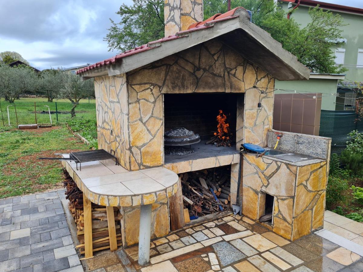 שיבניק Apartments Bosnjak מראה חיצוני תמונה
