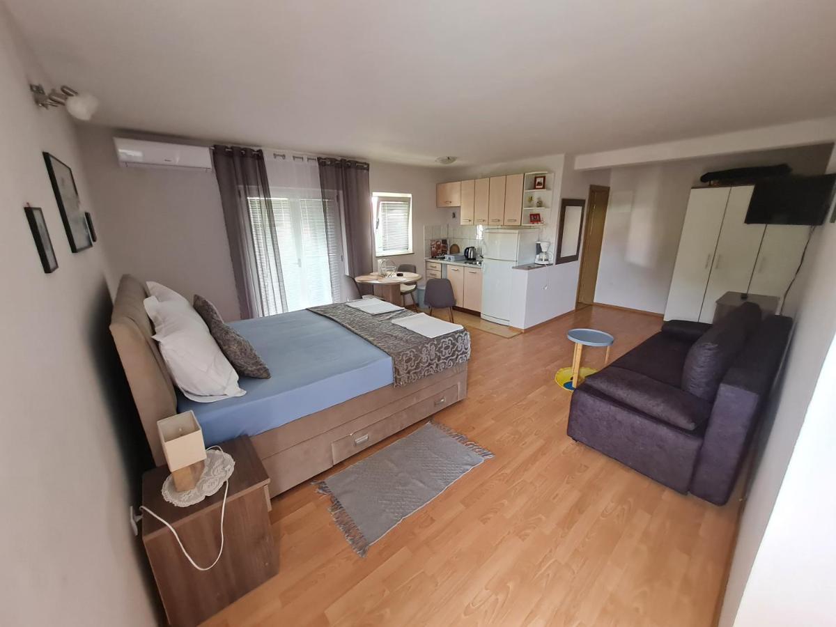שיבניק Apartments Bosnjak מראה חיצוני תמונה