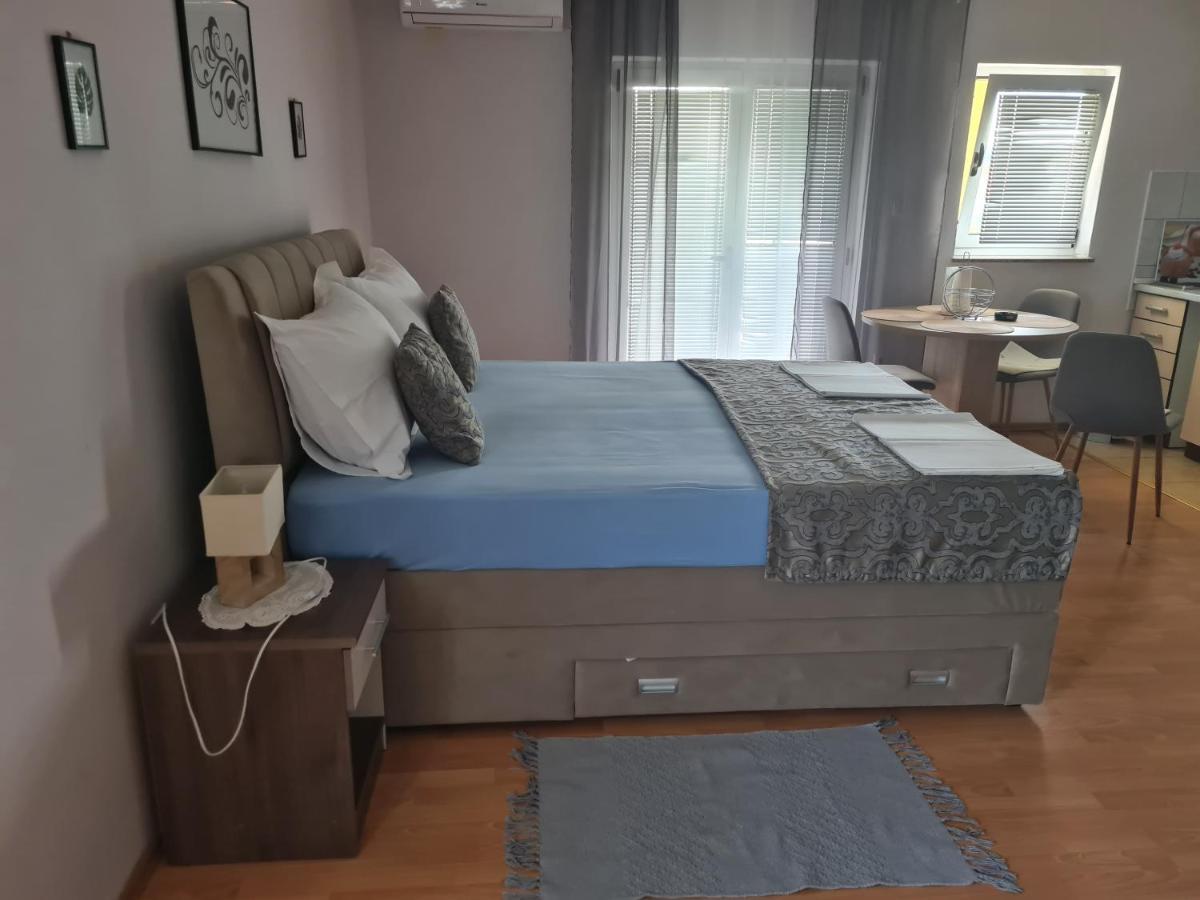 שיבניק Apartments Bosnjak מראה חיצוני תמונה