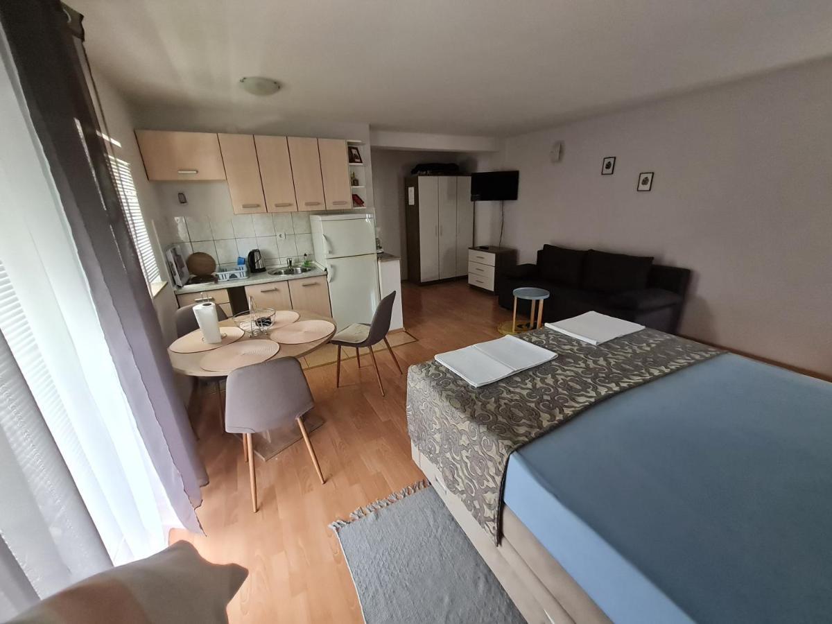 שיבניק Apartments Bosnjak מראה חיצוני תמונה